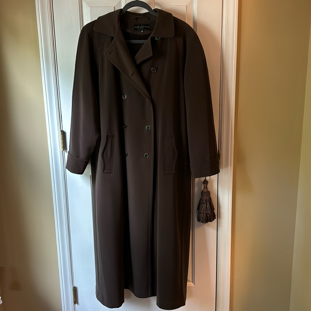 Gallery trench coat - size 8